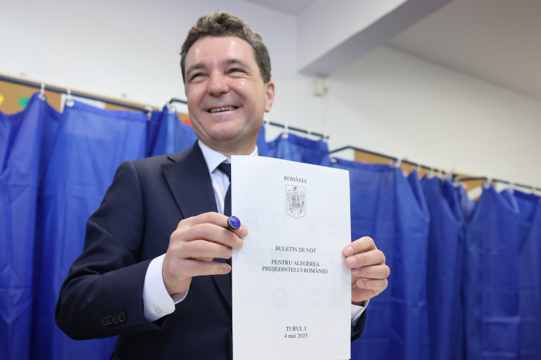 nicusor dan la vot, alegeri prezidentiale 2025 (6)