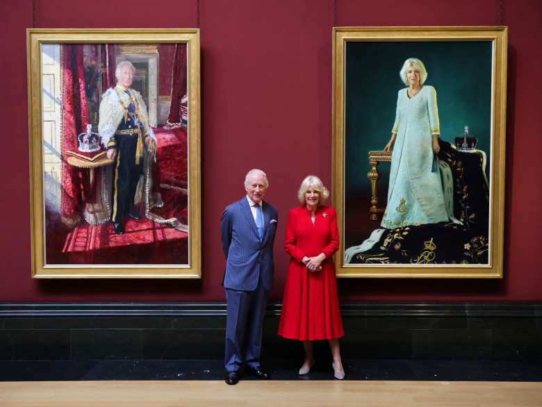Charles al III-lea şi Camilla au prezentat două noi portrete oficiale pentru a doua aniversare a încoronării lor/ Profimedia