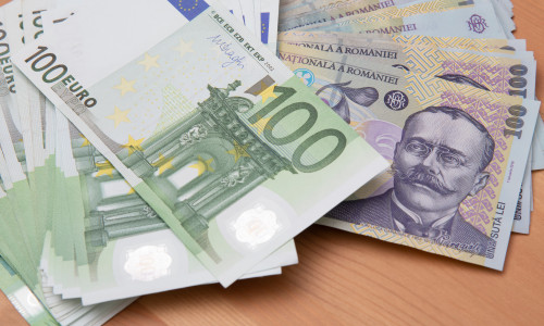 Euro,And,Lei,Currency,-,Close,Up