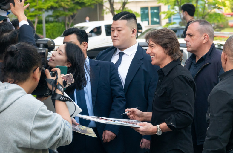 Tom Cruise arrives in Seoul to promote new 'Mission: Impossible' movie