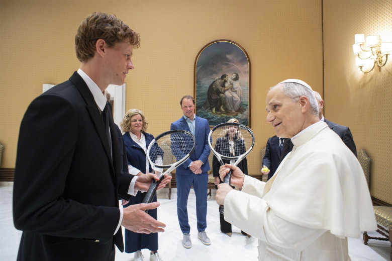 Jannik Sinner și Papa Leon