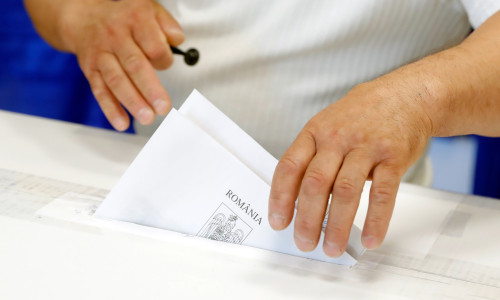ROMANIA BUCHAREST PRESIDENTIAL ELECTION RERUN VOTING