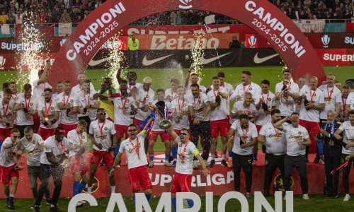 FCSB celebrate the seson title number 28