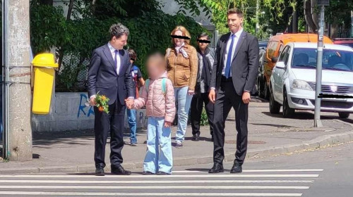 nicusor dan de mana cu fetita lui
