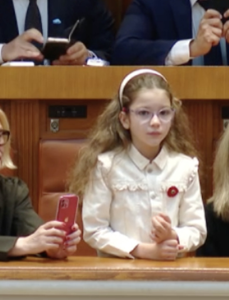 Aheea, fiica lui Nicușor Dan/ Foto: Captură video