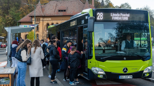 Autobuz Brașov/ Shutterstock