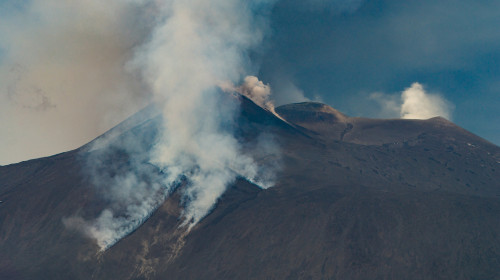 Erupție spectaculoasă pe Etna/ Profimedia