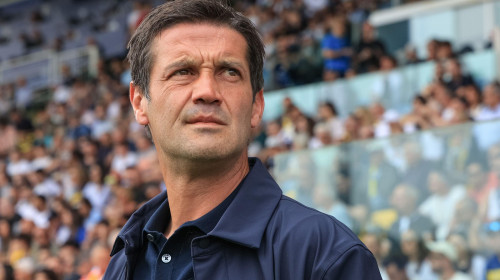 Parma, Italy. 03rd May, 2025. Cristian Chivu (Head Coach Parma Calcio) during Parma Calcio vs Como 1907, Italian soccer Serie A match in Parma, Italy, May 03 2025 Credit: Independent Photo Agency/Alamy Live News