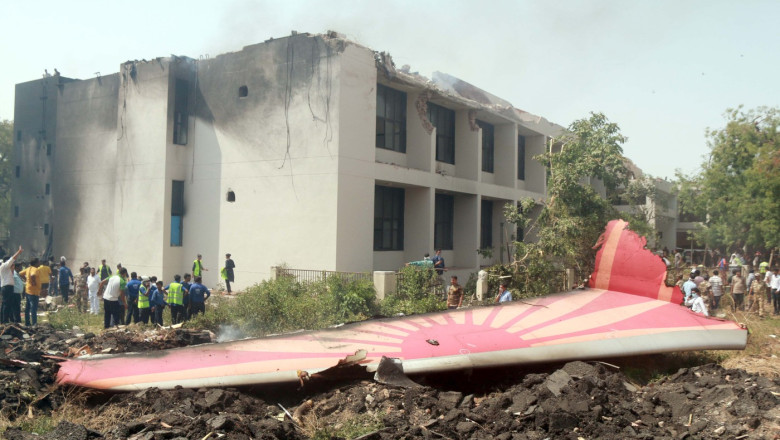 (SpotNews)INDIA GUJARAT AHMEDABAD PLANE CRASH