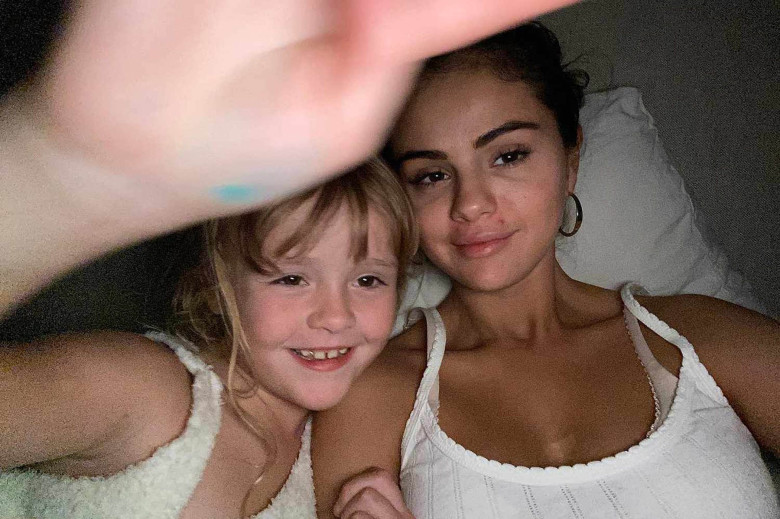 Celebrity Selfies