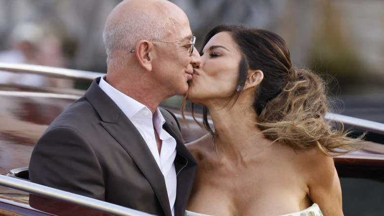Jeff Bezos and Lauren Sanchez Leave Their Hotel - Venice