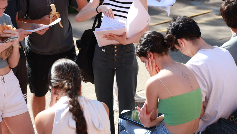 elevi, examen