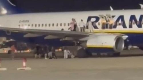 Incendiu într-un avion Ryanair pe pistă din Palma de Mallorca/ Foto: X