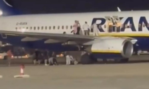 Incendiu într-un avion Ryanair pe pistă din Palma de Mallorca/ Foto: X