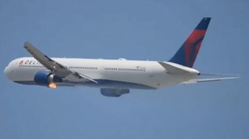 Motorul unui Boeing 767-400 a luat foc după decolare şi a forțat întoarcerea la Los Angeles/ Foto: X