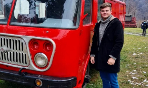 Cine este tânărul care și-a pierdut viața după ce s-a prăbușit cu planorul