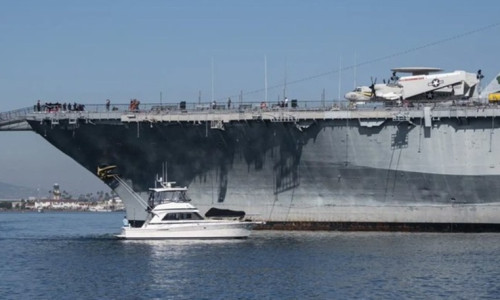 Căpitanul beat al unui iaht privat, arestat de Paza de Coastă după ce a lovit portavionul muzeu USS Midway/ Foto: X