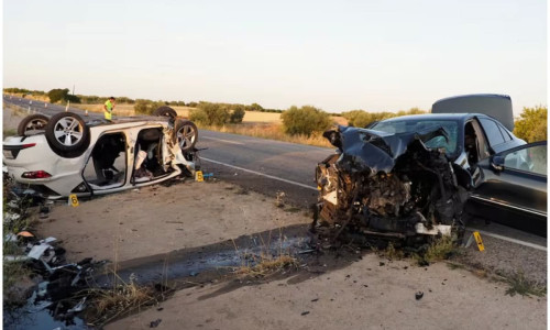 O familie de români din Spania şi-a pierdut toţi cei trei copii într-un accident de maşină