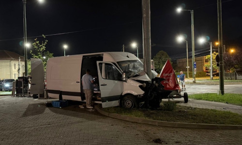 Un adolescent a furat un microbuz cu echipamente pentru Ziua Timișoarei/ Foto: Facebook/ Info Trafic Timisoara