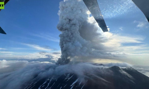 Un vulcan din Rusia a erupt după mai mult de 450 de ani de inactivitate/ Foto: X