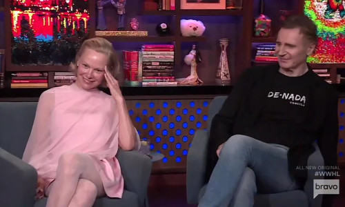 Pamela Anderson și Liam Neeson
