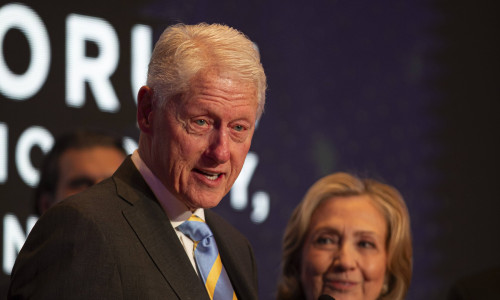 Clinton-Doppel in Berlin: Weltforum im Adlon zieht Elite an, Das Weltforum im Berliner Hotel Adlon lockte internationale