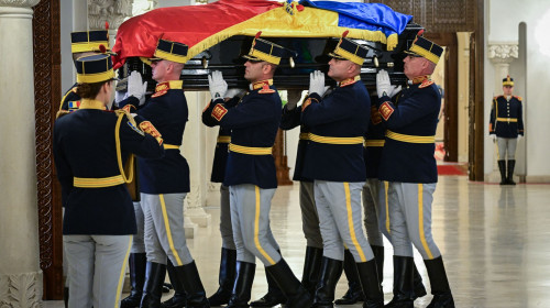 sicriul lui ion iliescu depus la cotroceni (2)