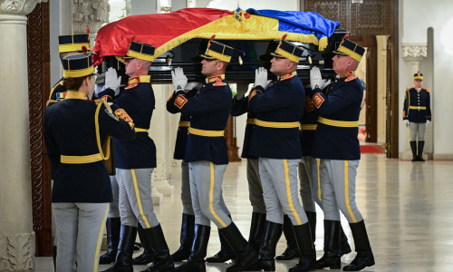 sicriul lui ion iliescu depus la cotroceni (2)