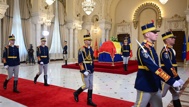 sicriul lui ion iliescu depus la cotroceni (4)