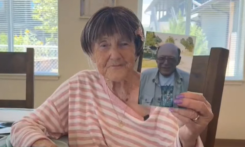 frati reuniti dupa 80 de ani