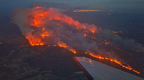 Cel mai amplu incendiu din Franţa din ultima jumătate de secol/ Profimedia