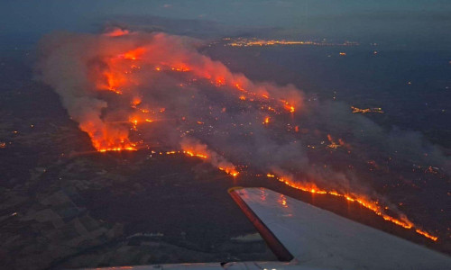 Cel mai amplu incendiu din Franţa din ultima jumătate de secol/ Profimedia