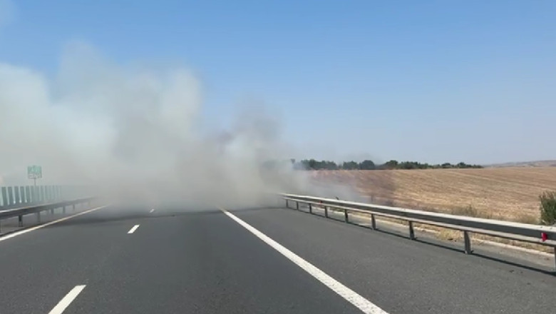 Autostrada Soarelui, închisă la kilometrul 169 din cauza unui incendiu de vegetaţie/ Foto: News.ro