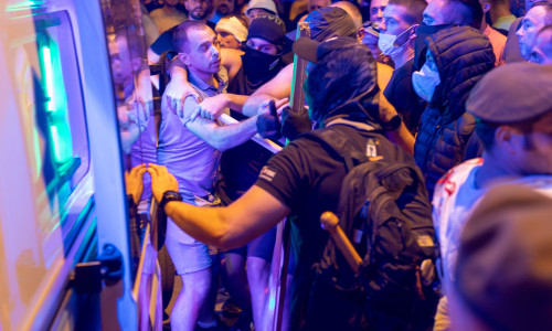 Confruntări violente în Serbia între susținătorii partidului de guvernământ și protestatari/ Profimedia