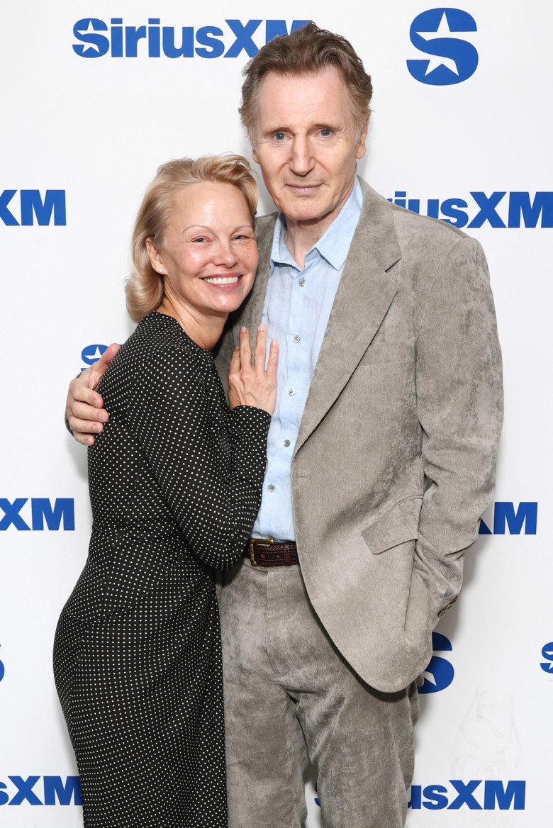 pamela anderson si liam neeson (6)
