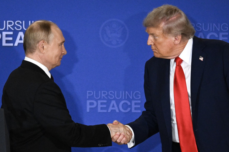 Vladimir Putin și Donald Trump s-au întâlnit în Alaska (2)