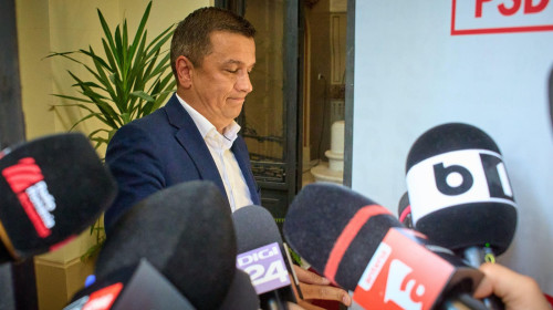 Bucharest, Romania. 11th Aug, 2025: Sorin Grindeanu, interim president of the Social Democratic Party (PSD), speaks to the press after the PSD National Political Bureau, at the party's headquarters in Bucharest. Credit: Lucian Alecu/Alamy Live News