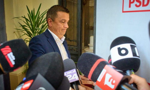 Bucharest, Romania. 11th Aug, 2025: Sorin Grindeanu, interim president of the Social Democratic Party (PSD), speaks to the press after the PSD National Political Bureau, at the party's headquarters in Bucharest. Credit: Lucian Alecu/Alamy Live News
