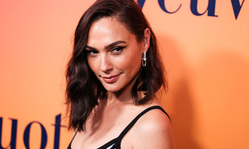 (FILE) Gal Gadot to skip Venice Film Festival amid pro-Palestinian campaign. BEVERLY HILLS, LOS ANGELES, CALIFORNIA, USA - OCTOBER 25: Israeli actress and model Gal Gadot wearing Michael Kors Collection with a Tyler Ellis bag arrives at the Veuve Clicquot