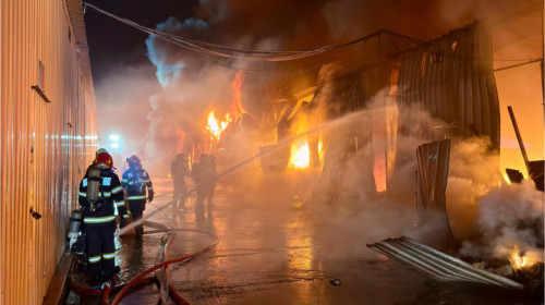 incendiu dragonul rosu 26 august 2025