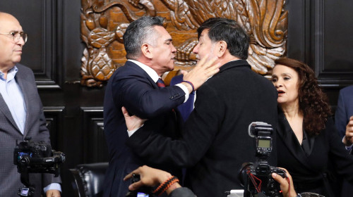 conflict in senatul din mexic (1)