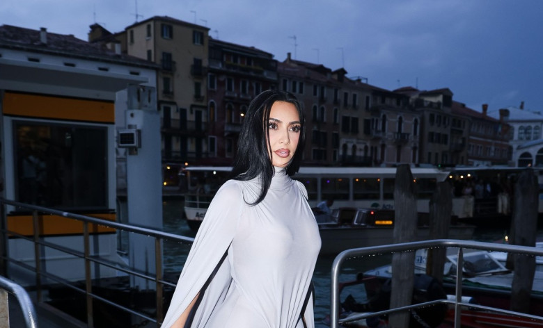 Venice Lido, Italy. 28th Aug, 2025. Venice, 82nd Venice International Film Festival - Day 2 - Kim Kardashian arrives at the Diane von Furstenberg Award ceremony at the Goldoni Theatre Credit: Independent Photo Agency/Alamy Live News