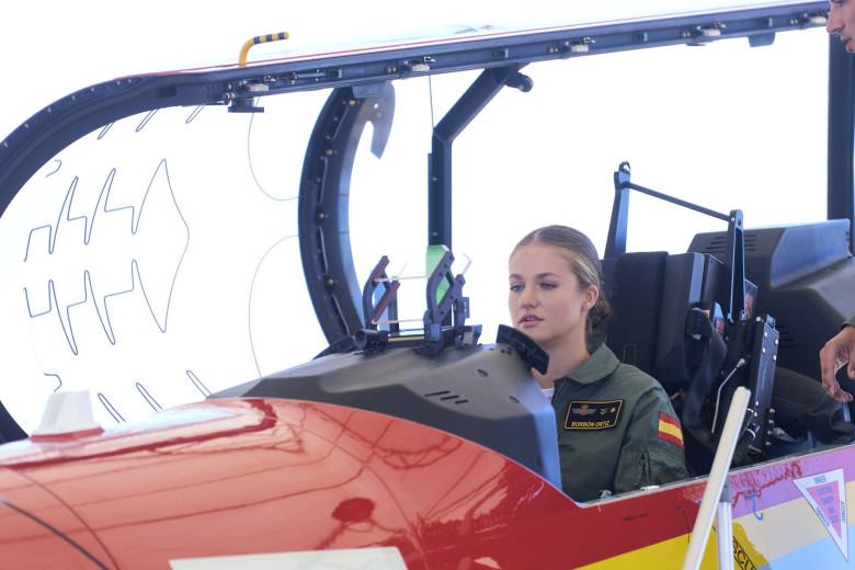 Princess Leonor attends her first day at General Academy of Air and Space