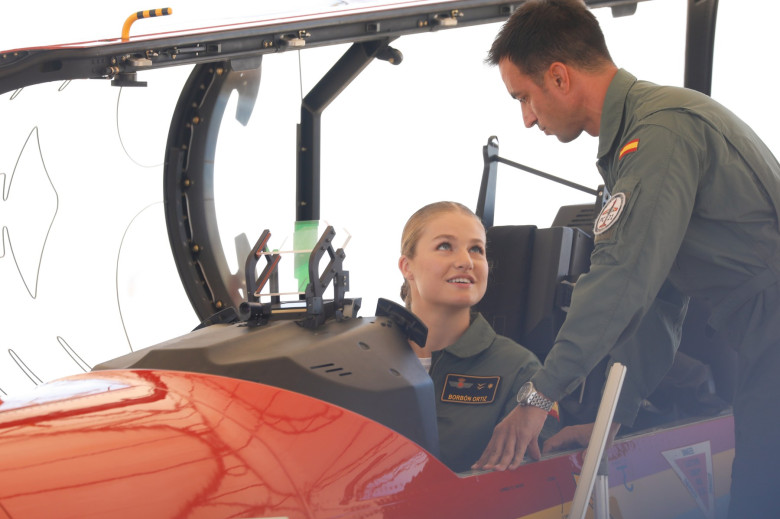 Princess Leonor enters the Air Academy to complete her training as the future head of the Armed Forces.