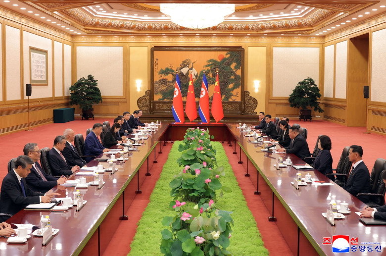 kim, xi (1)