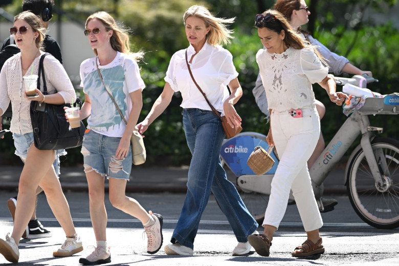 EXCLUSIVE Cameron Diaz Out In New York City