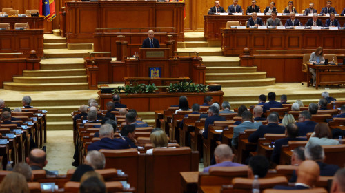 ROMANIA BUCHAREST NEW GOVERNMENT INVESTITURE VOTE
