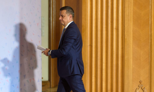 Bucharest, Romania. 1st Sep, 2025: Sorin Grindeanu, interim president of the Social Democratic Party (PSD), speaks to the press after the PSD National Political Bureau, at the Chamber of Deputies. Credit: Lucian Alecu/Alamy Live News
