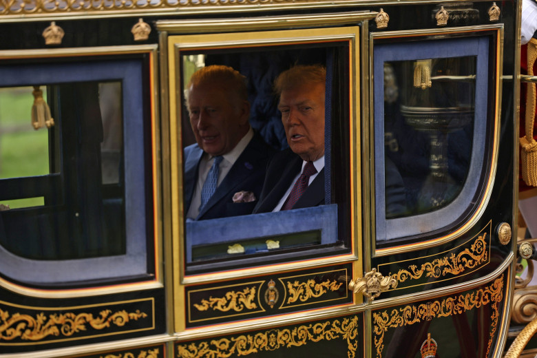 Regele Charles al III-lea și Donald Trump, în timpul vizitei președintelui american în Marea Britanie/ Profimedia