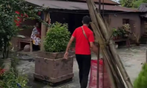 Momentul când un nepalez s-a întors pentru prima dată acasă să își vadă familia/ Foto: Captură video